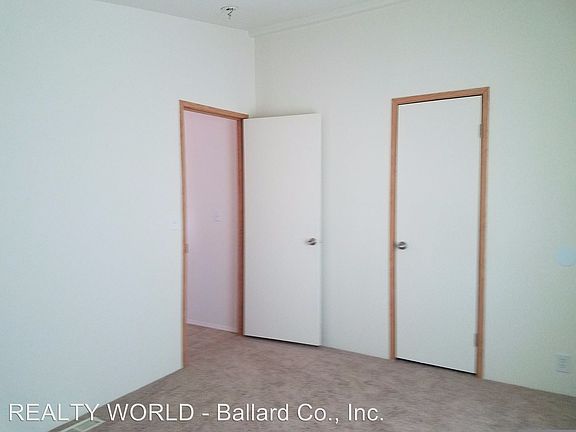 2nd image of 2770 Truckee St
