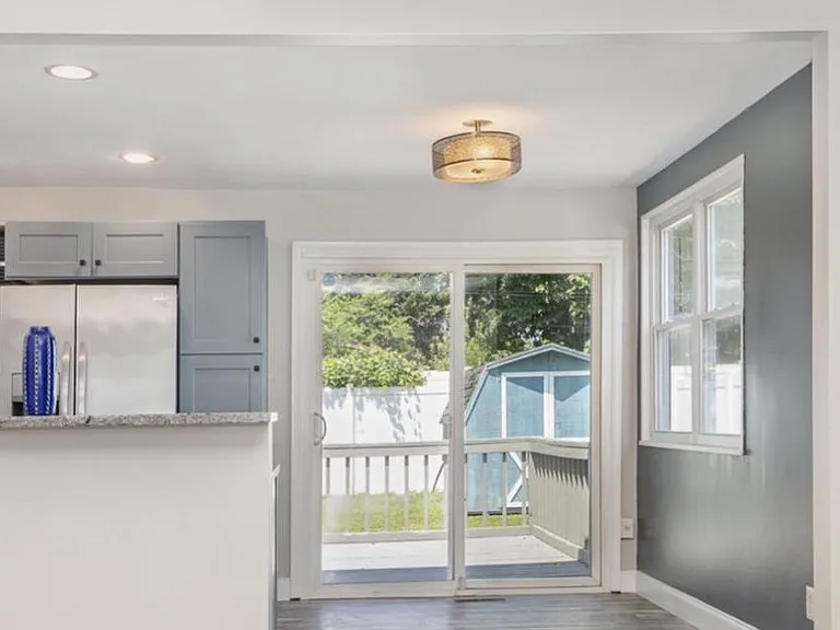504 Hamlen Rd — Photo 5