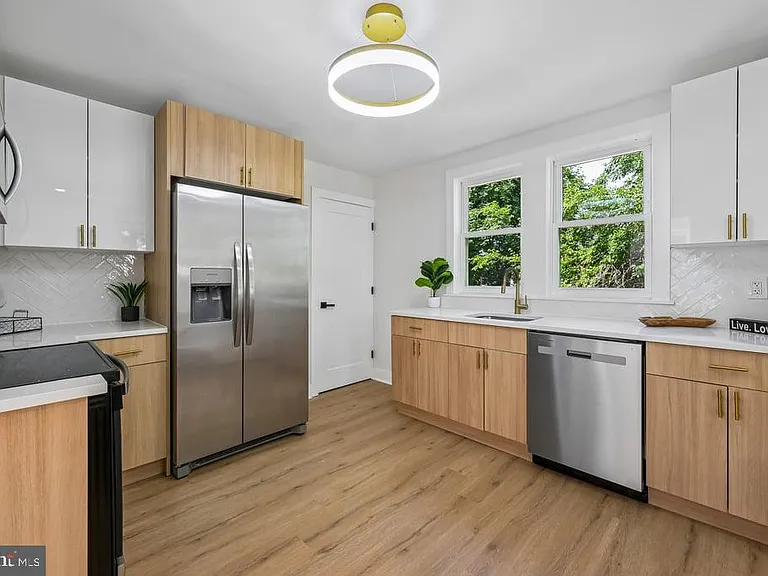 1325 Walnut Ave — Photo 7