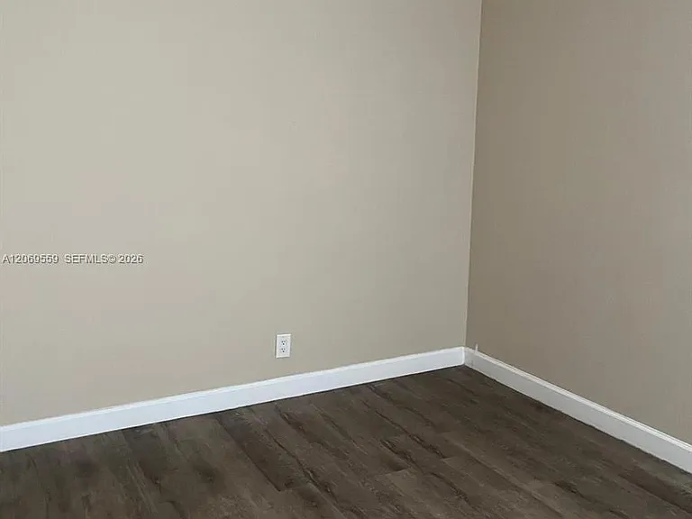 4550 NW 9th St #701E — Photo 11