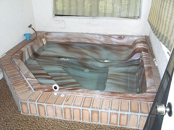 Hot-Tub Room