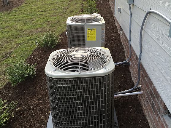 2 fully functional AC units