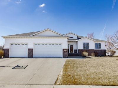 4833 Woodhaven Dr S, Fargo, ND, 58104