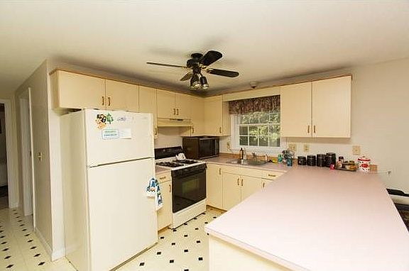 Large Kitchen wroom to Cook
