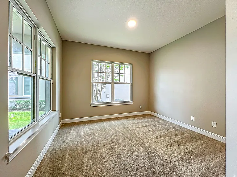 9421 Dugard Ct — Photo 11
