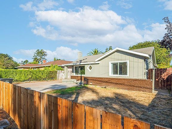 4th image of 2268 Dumbarton Ave