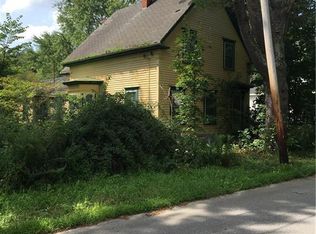 2 Sampson St, Richmond, ME 04357