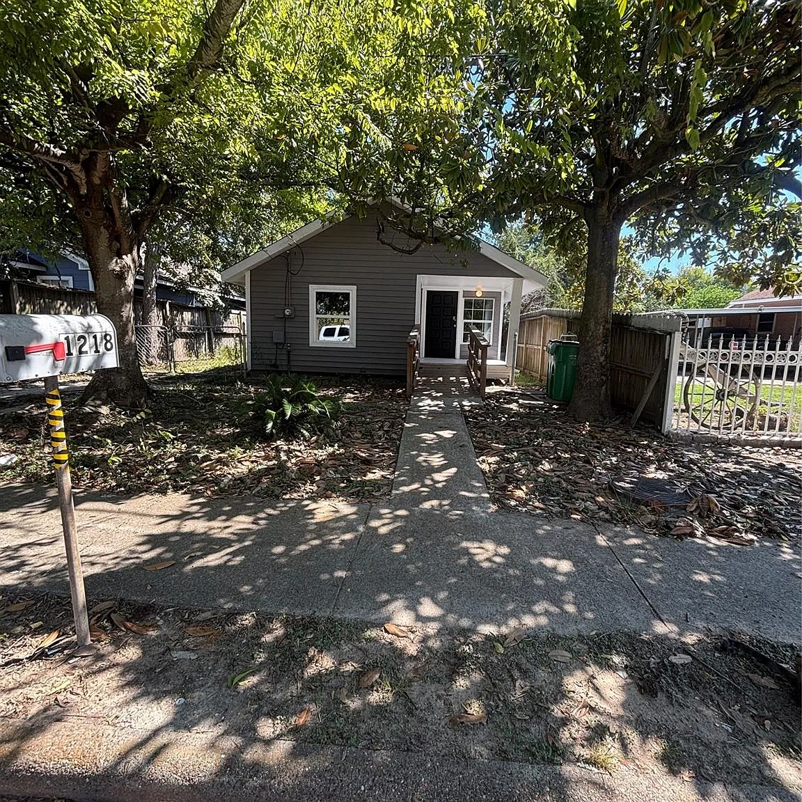 3 bed, 2.0 bath, 1080 sqft, $1,600 — Photo 2