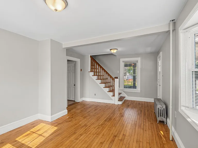 420 Britton St — Photo 13