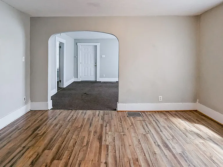 303 N Tillotson Ave — Photo 11