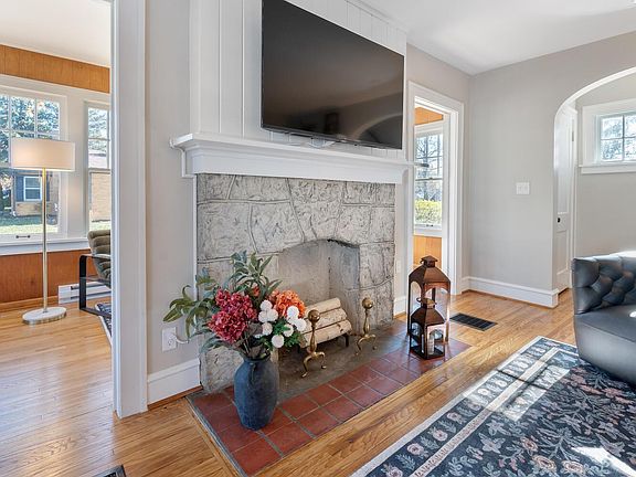 4th image of 389 Wetmore Rd