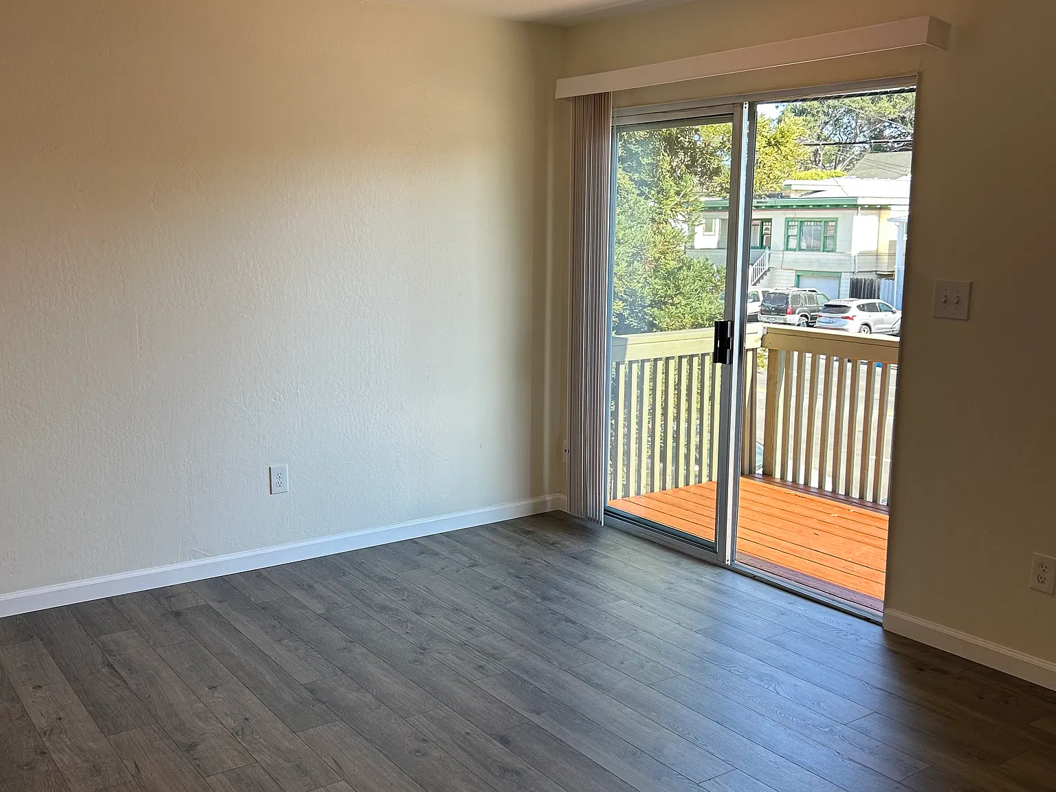 560 Winchester St — Photo 3