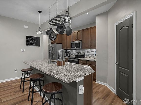 3rd image of 954 Southline Dr