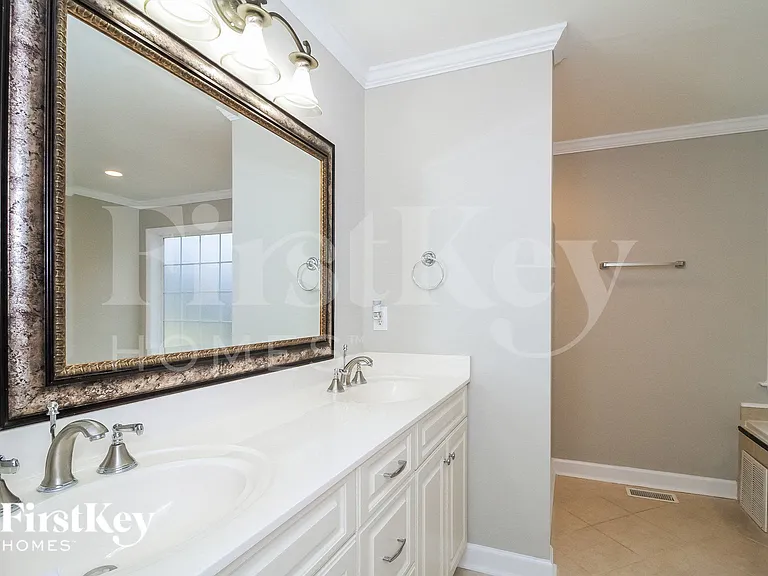 4025 Lofter Ct — Photo 9