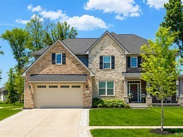 640 Allegheny Dr, South Lyon, MI 48178
