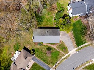 255 Ridgewood Dr, Groton, CT 06355