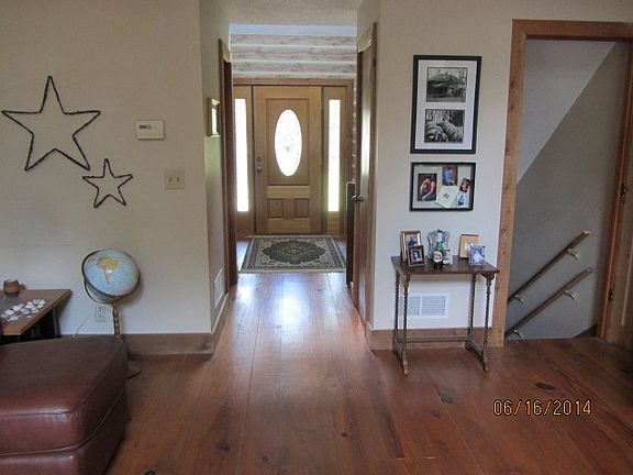 Great Rm facing Foyer