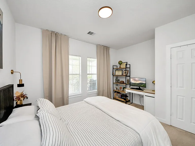 111 Jenkins St — Photo 15