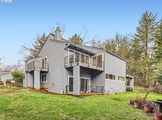 4306 SW Dickinson St #14, Portland, OR 97219