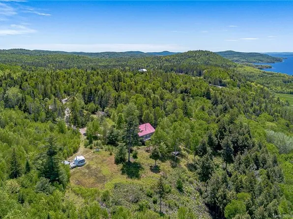 25 Bell Hill Rd, Springfield, NB E5N 7W5