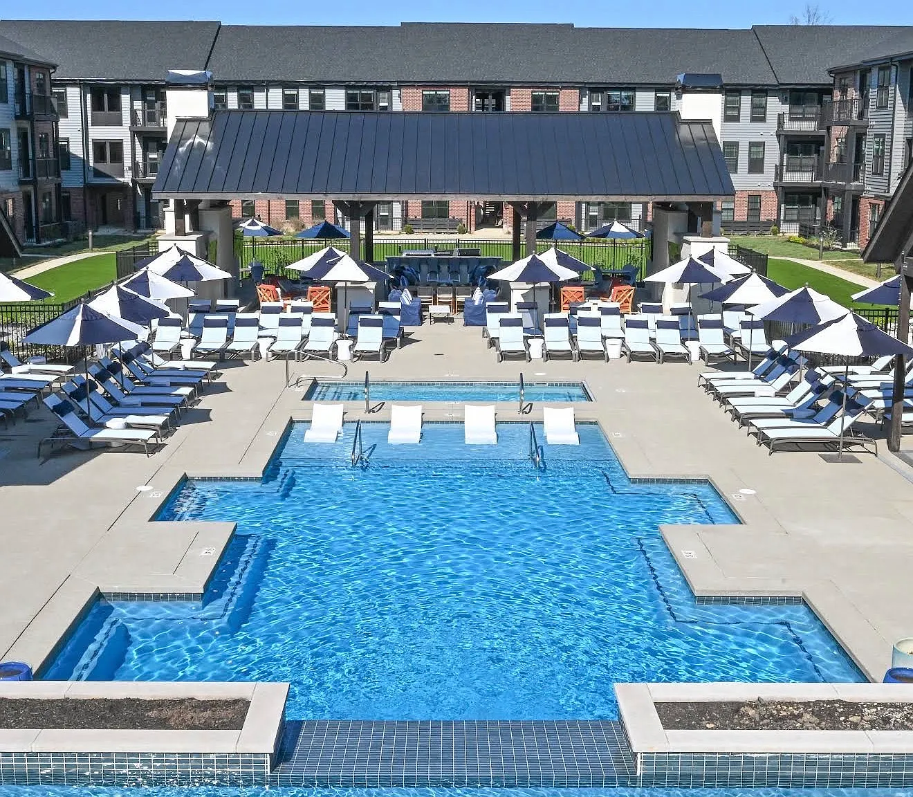 2 bed, $1,860 — Photo 2
