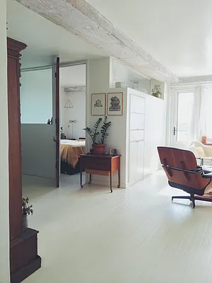 Sold by Realty Collective | media 31