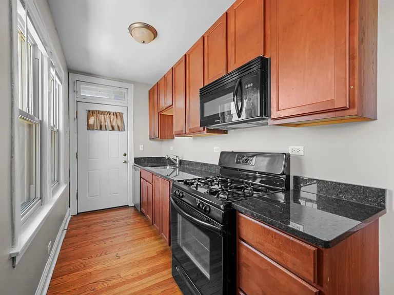 1929 Grove Ave #106 — Photo 6