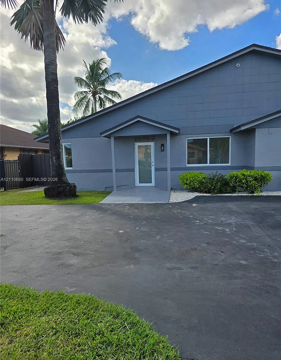 Tropical Homes — Photo 2