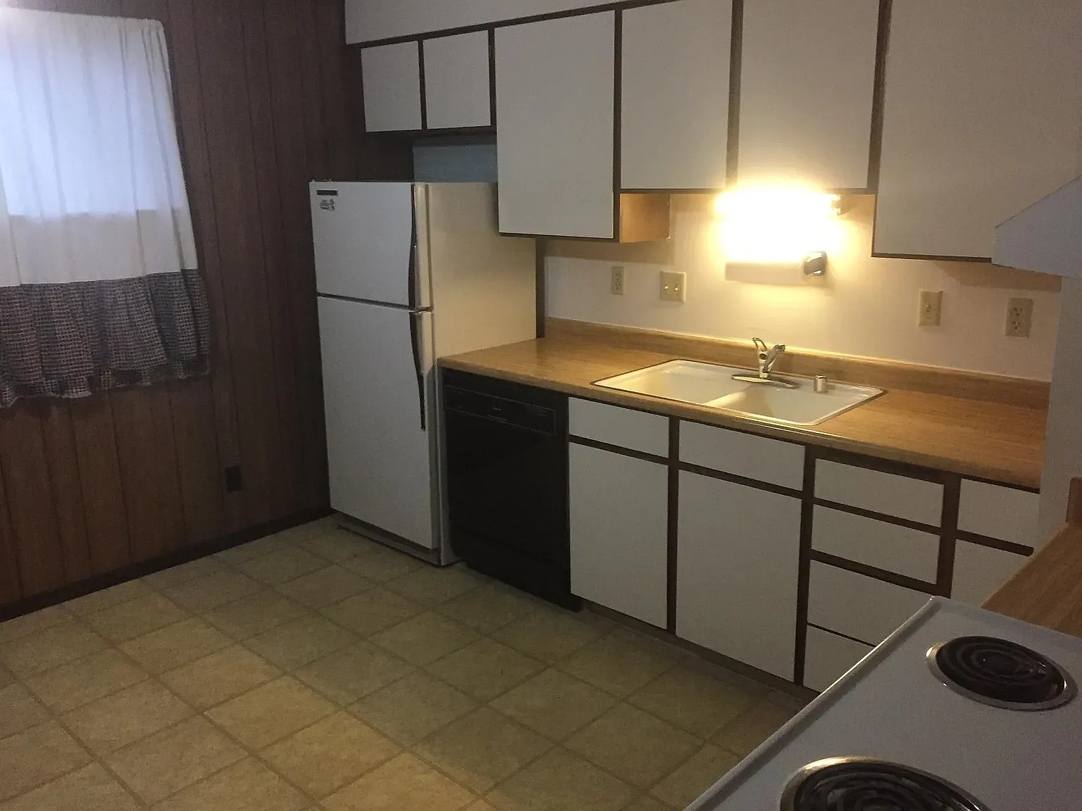 2 bed, 700 sqft, $1,200 — Photo 3