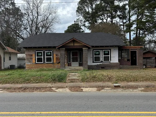 714 E 3rd St, Hope, AR 71801