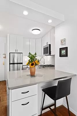 5th image of 2 Charlton St APT 5B
