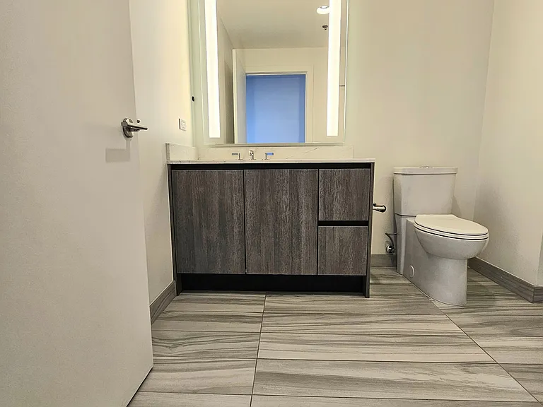 338 Main St #17H — Photo 6