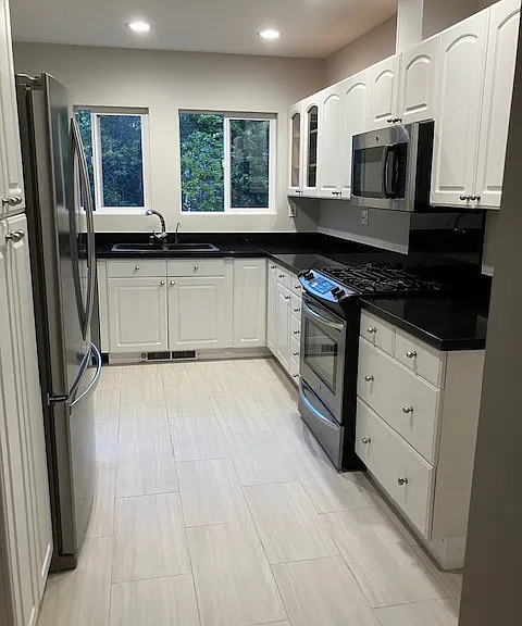 1070 Pine St — Photo 17
