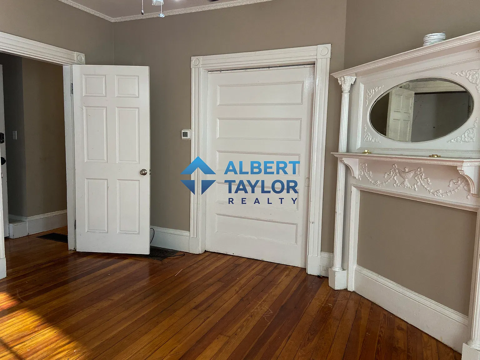 6 bed, 9999 sqft, $10,200 — Photo 2