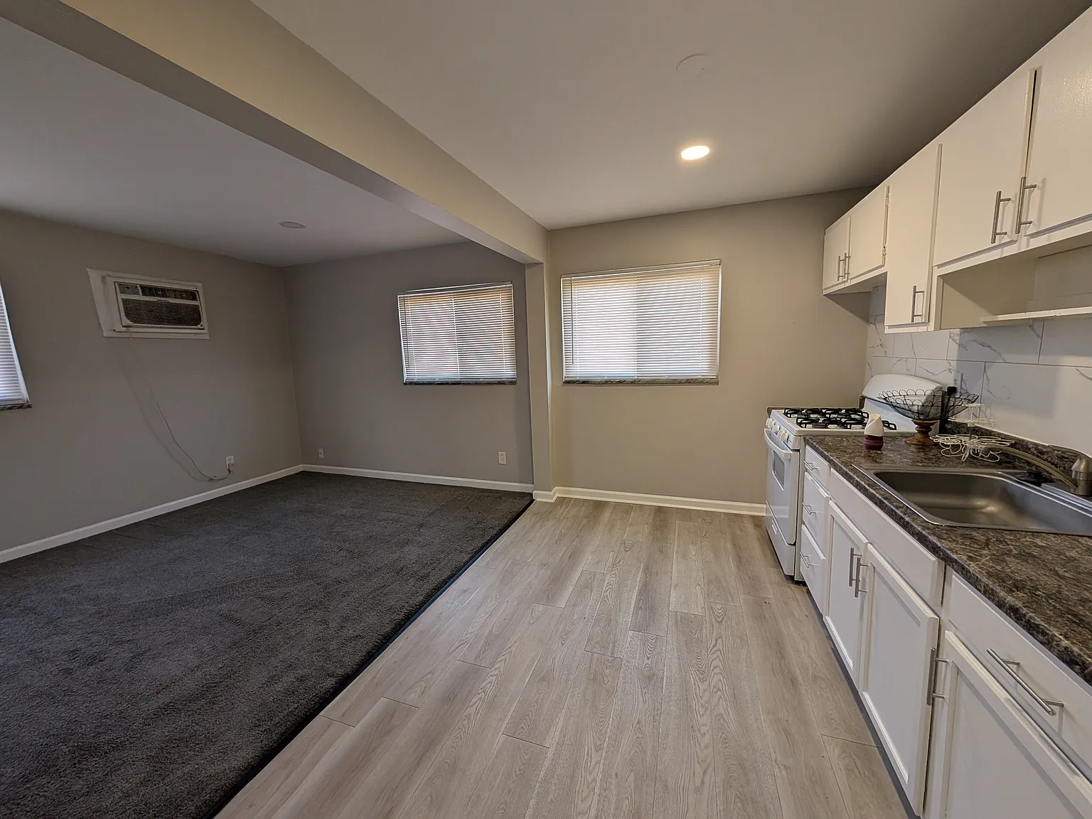 1 bed, 740 sqft, $875 — Photo 2