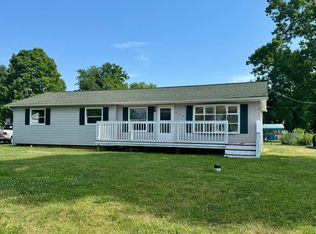 260 Henshaw Rd, Bunker Hill, WV 25413