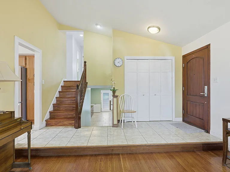 613 Leamington Ave — Photo 11