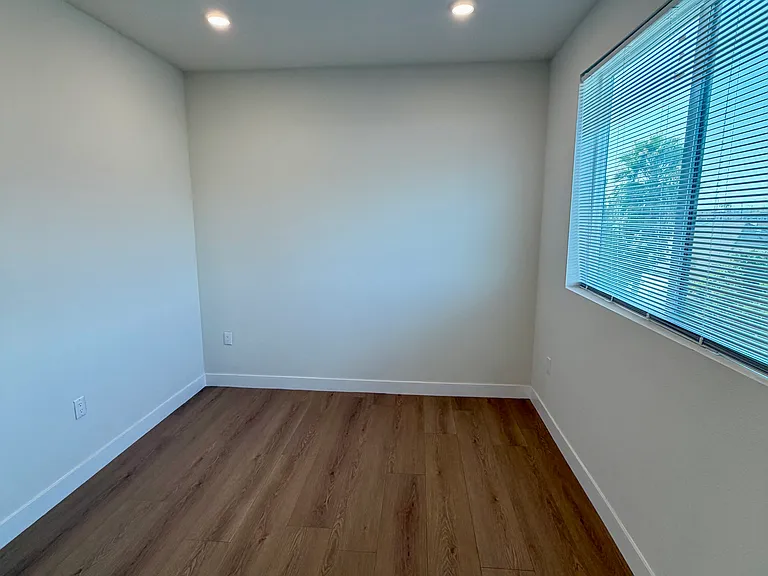 1053 Dewey Ave #2 — Photo 8