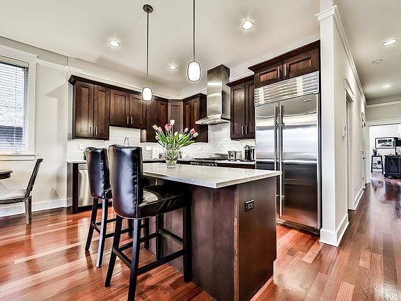 3rd image of 639 W Briar Pl APT 3E