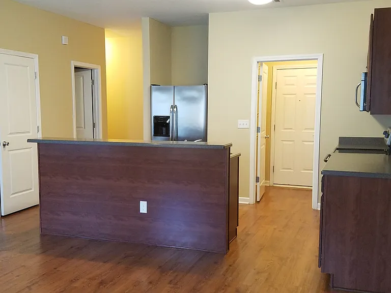 Summit Pointe Apartments — Photo 7