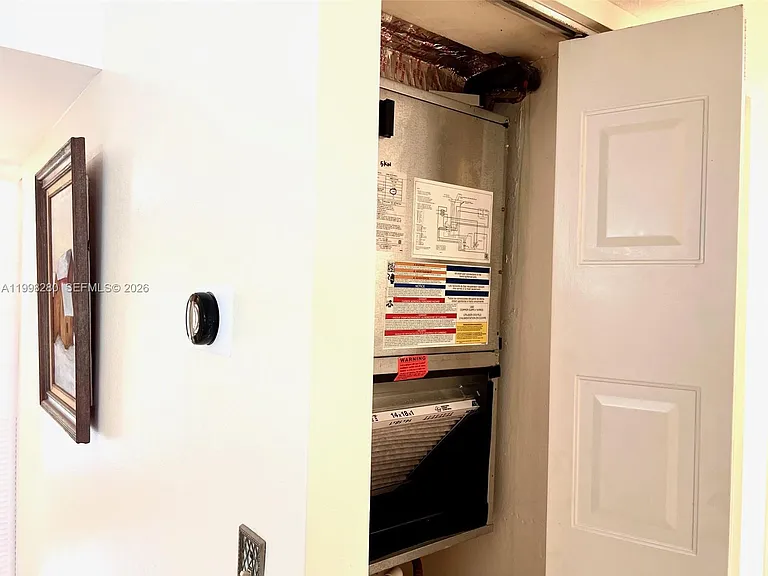 2841 Somerset Dr #215 — Photo 33