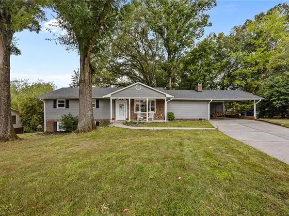 1619 Broadway Dr, Graham, NC 27253