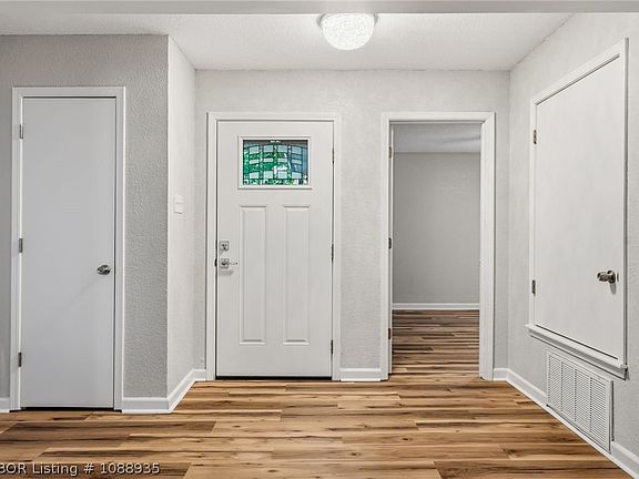 5th image of 3000 Grinnell Ave
