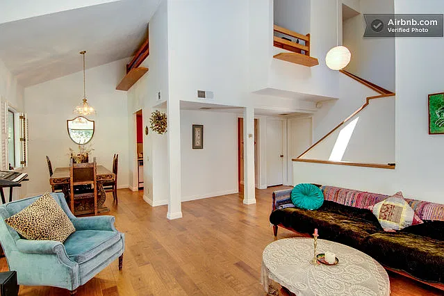 3 bed, 1.5 bath, 1387 sqft, $3,900 — Photo 2