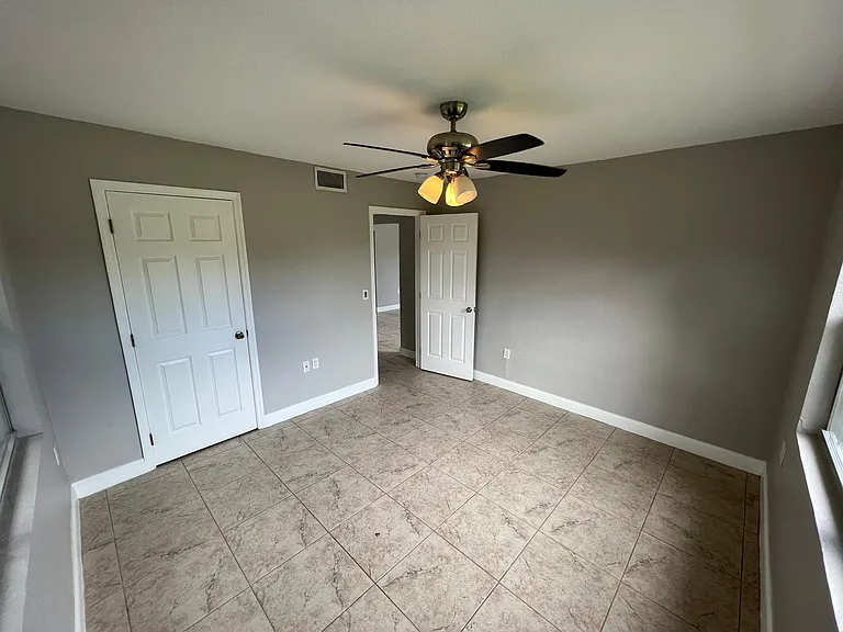 1883 Breezy Ln — Photo 9