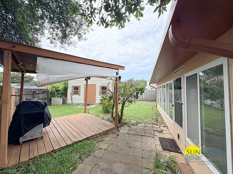 225 Lakeside Ln — Photo 25