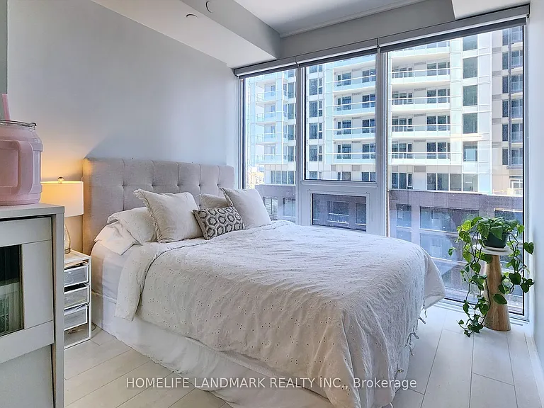 19 Western Battery Rd #703 — Photo 17