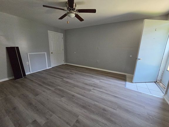 4th image of 532 Foster St