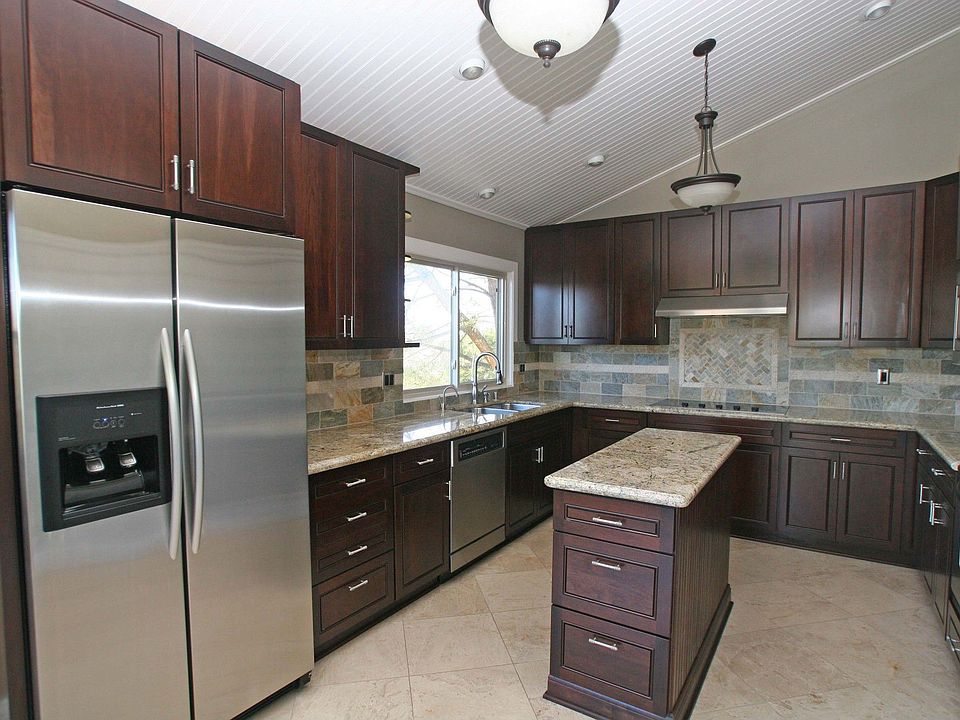 2nd image of 10908 Treeside Ln