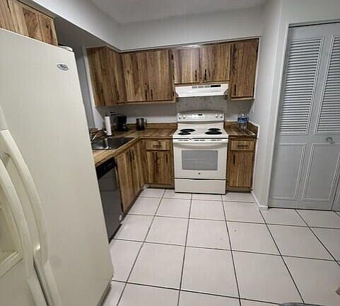 5th image of 7210 Lake Cir Drive